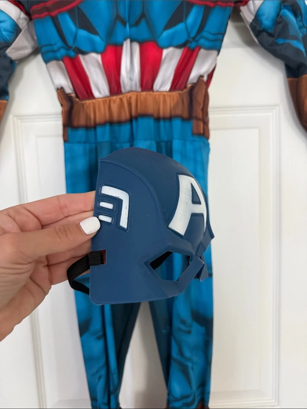 Kids Marvel Captain America Costume with Mask & Shield - Picture 13 of 16